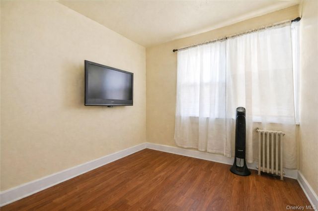 8060 162nd Street, Jamaica, NY 11432