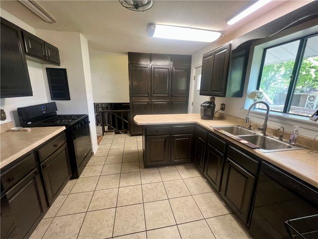 805 W Norristown Circle, Russellville, AR 72802