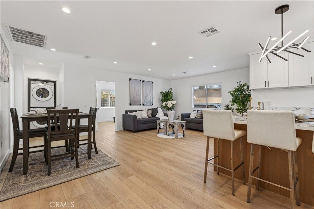 Image 14 of property listing at 10443 E Zamora Avenue, Los Angeles, CA 90002