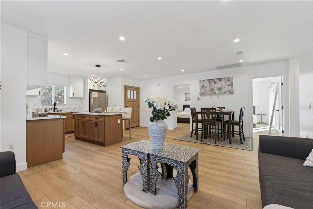 Image 17 of property listing at 10443 E Zamora Avenue, Los Angeles, CA 90002