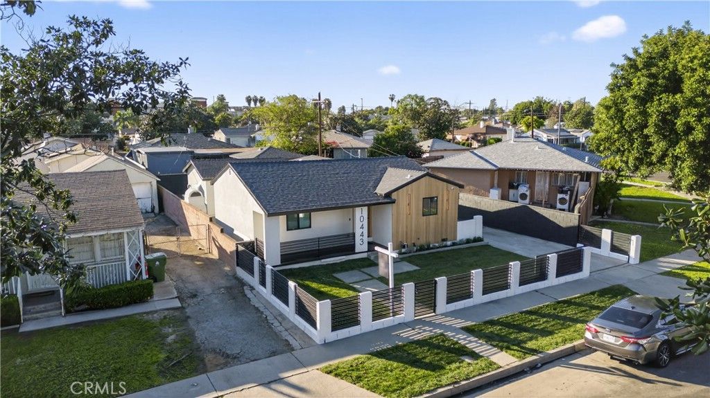 Image 2 of property listing at 10443 E Zamora Avenue, Los Angeles, CA 90002