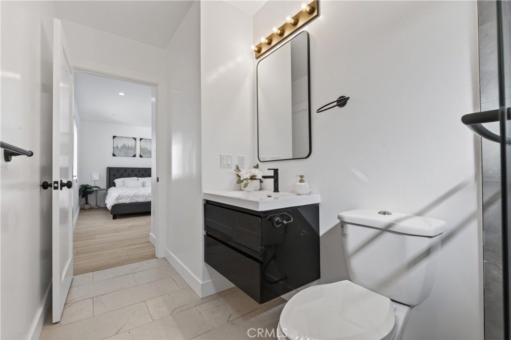 Image 22 of property listing at 10443 E Zamora Avenue, Los Angeles, CA 90002