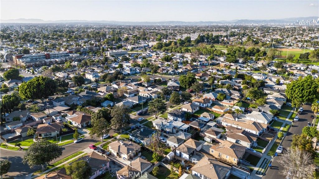 Image 34 of property listing at 10443 E Zamora Avenue, Los Angeles, CA 90002