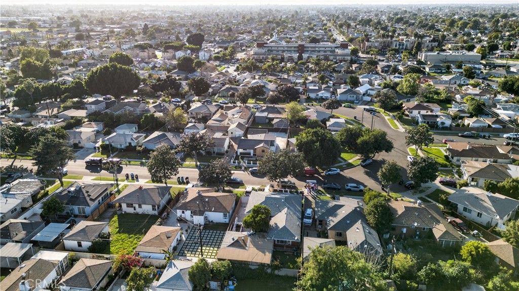 Image 35 of property listing at 10443 E Zamora Avenue, Los Angeles, CA 90002