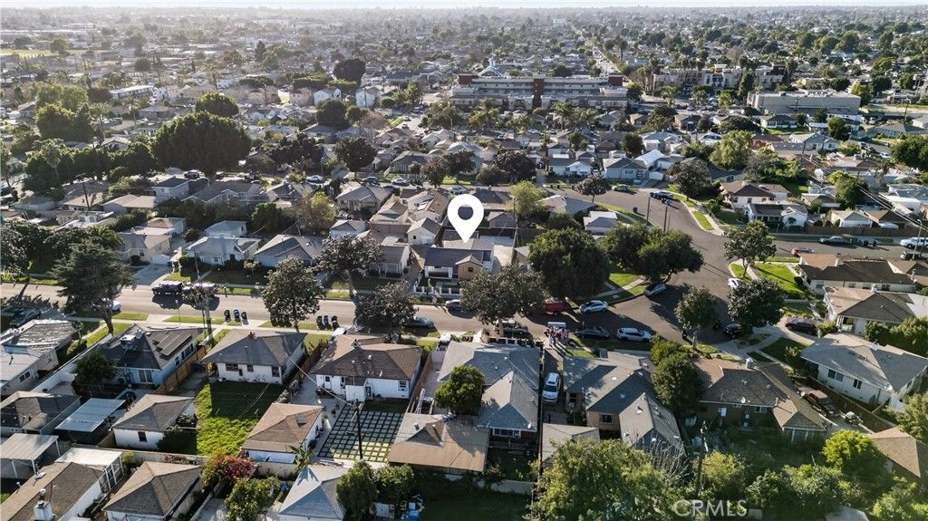 Image 36 of property listing at 10443 E Zamora Avenue, Los Angeles, CA 90002