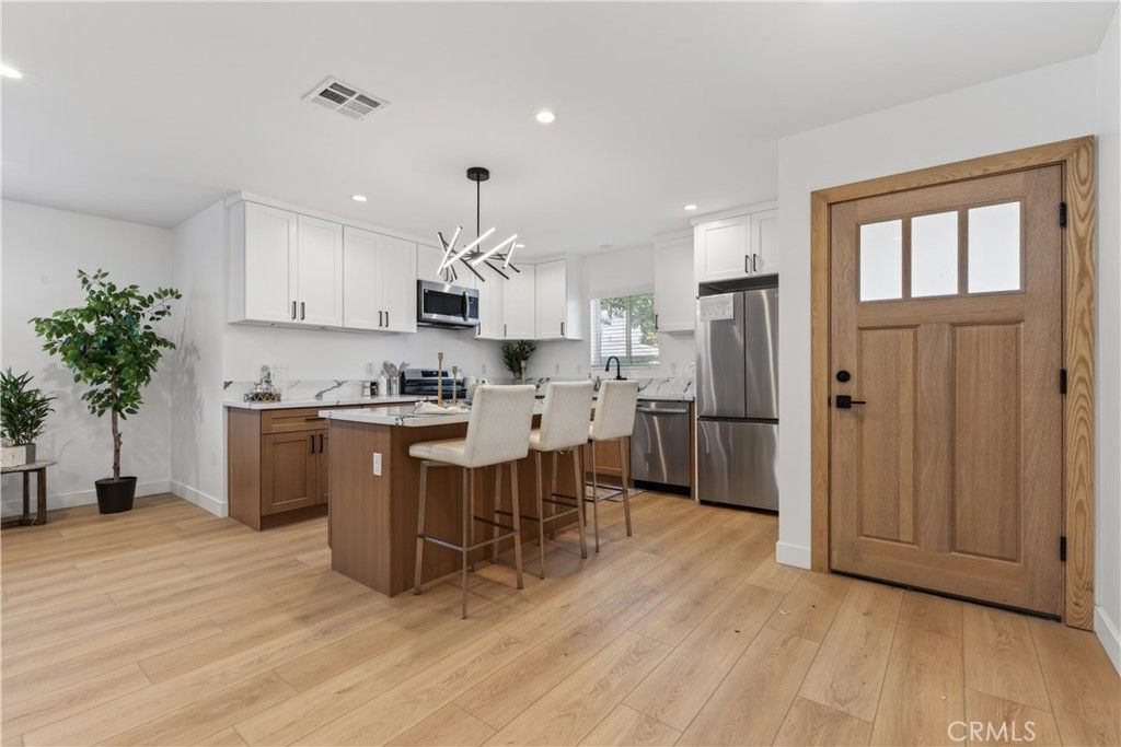 Image 9 of property listing at 10443 E Zamora Avenue, Los Angeles, CA 90002