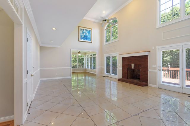 129 Pembroke Dr, Hendersonville, TN 37075