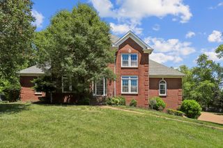 129 Pembroke Dr, Hendersonville, TN 37075