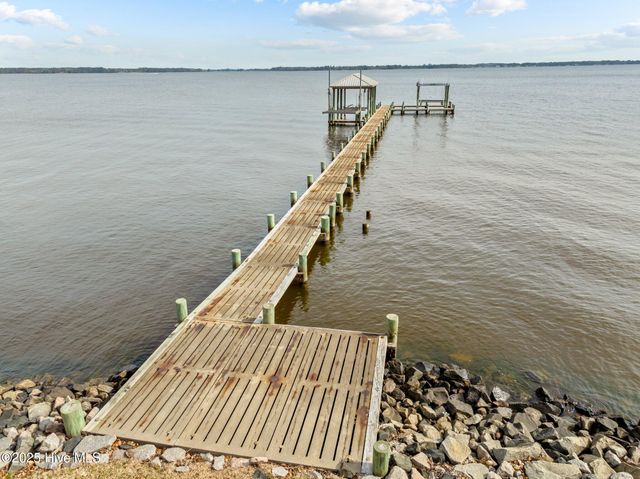 901 Down Shore Road, Blounts Creek, NC 27814