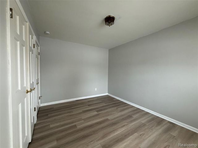 1221 Golfview Drive, Dearborn, MI 48128