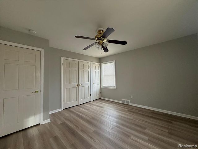 1221 Golfview Drive, Dearborn, MI 48128