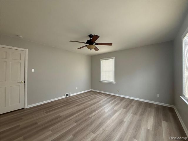 1221 Golfview Drive, Dearborn, MI 48128