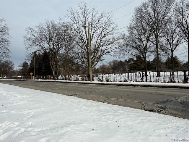 1221 Golfview Drive, Dearborn, MI 48128