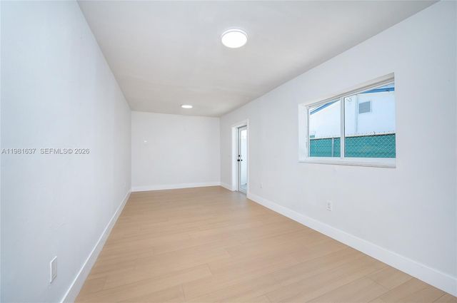 9361 SW 16th St, Miami, FL 33165