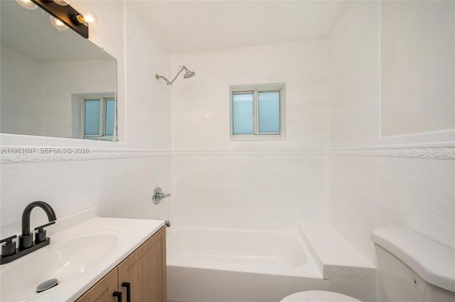 9361 SW 16th St, Miami, FL 33165