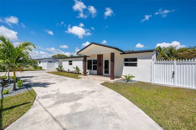 9361 SW 16th St, Miami, FL 33165