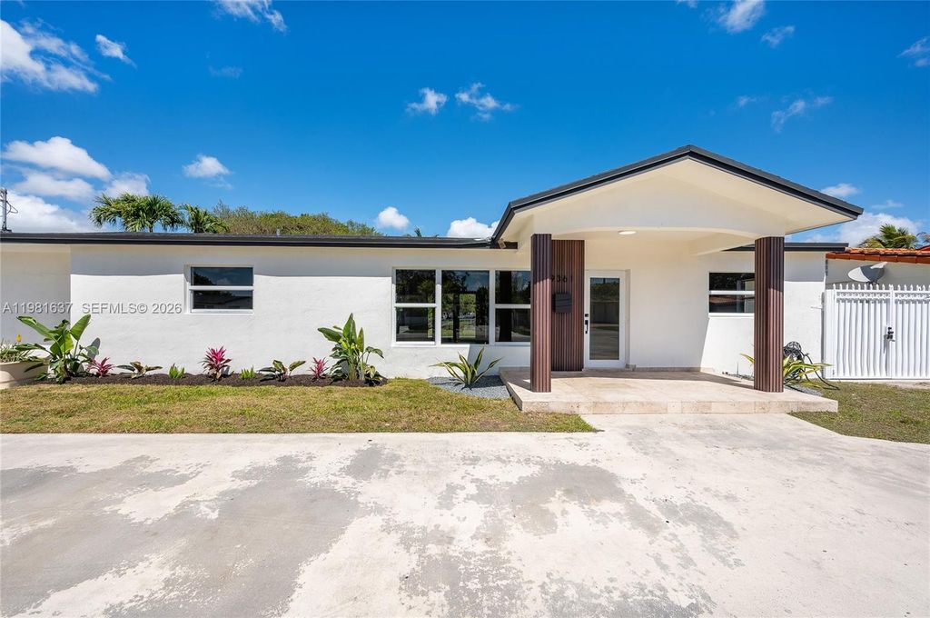 9361 SW 16th St, Miami, FL 33165