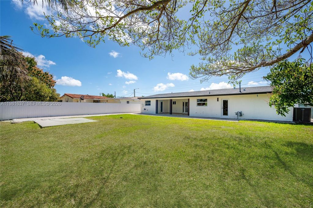 Image 20 of property listing at 9361 SW 16th St, Miami, FL 33165