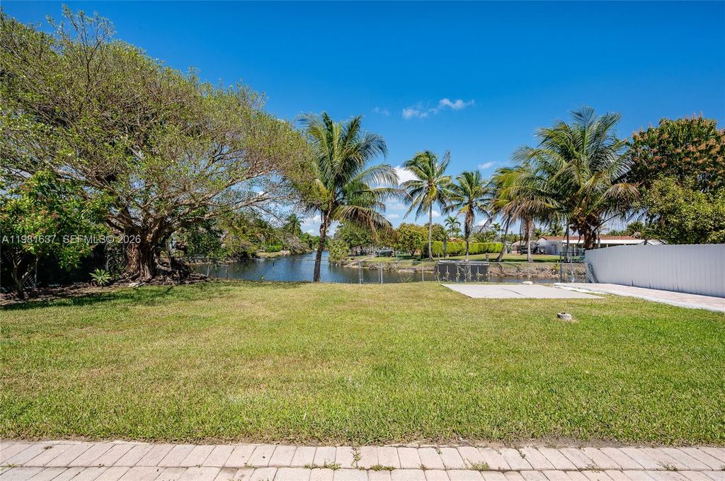 Image 21 of property listing at 9361 SW 16th St, Miami, FL 33165