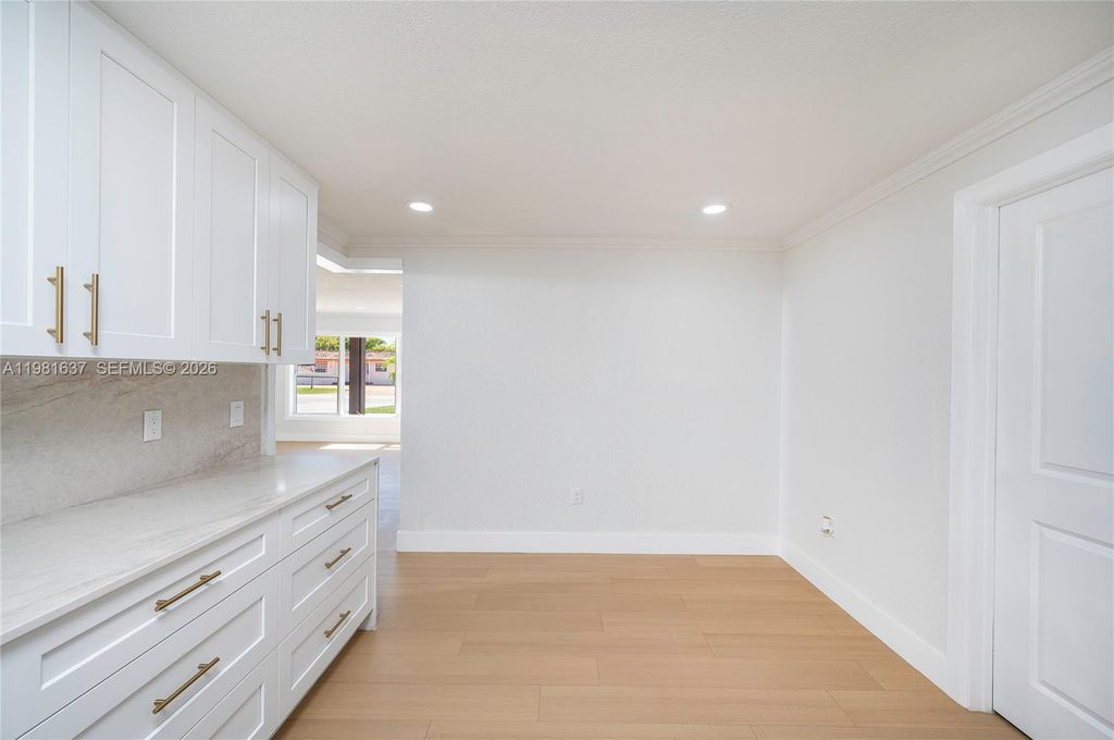 Image 7 of property listing at 9361 SW 16th St, Miami, FL 33165