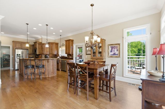 1024 Cumberland Dr, Chapmansboro, TN 37035
