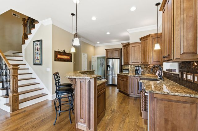 1024 Cumberland Dr, Chapmansboro, TN 37035