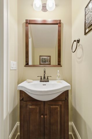 1024 Cumberland Dr, Chapmansboro, TN 37035
