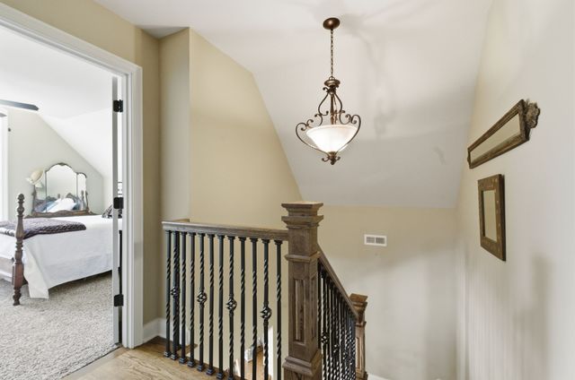 1024 Cumberland Dr, Chapmansboro, TN 37035