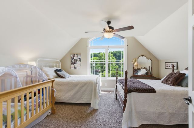 1024 Cumberland Dr, Chapmansboro, TN 37035