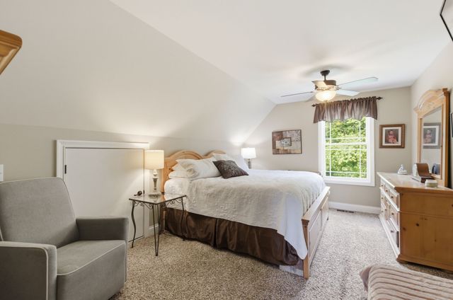 1024 Cumberland Dr, Chapmansboro, TN 37035