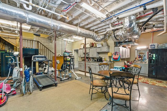 1024 Cumberland Dr, Chapmansboro, TN 37035