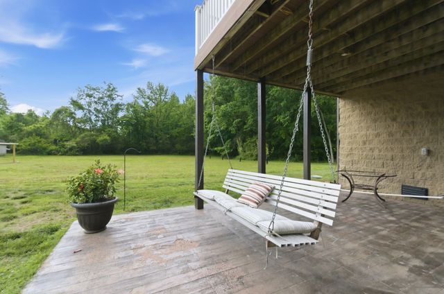 1024 Cumberland Dr, Chapmansboro, TN 37035