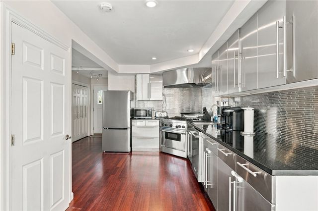 13 Harding Avenue, East Providence, RI 02915