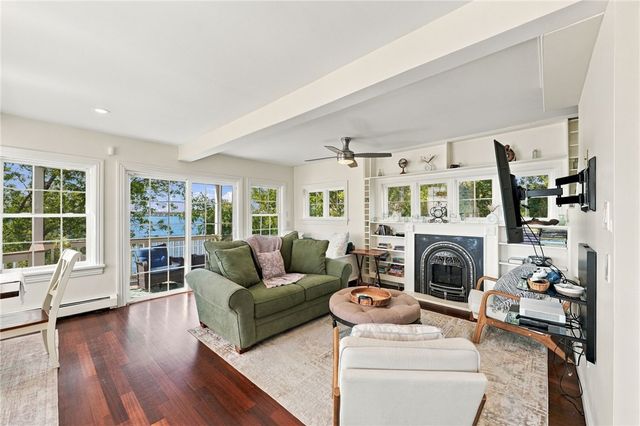 13 Harding Avenue, East Providence, RI 02915