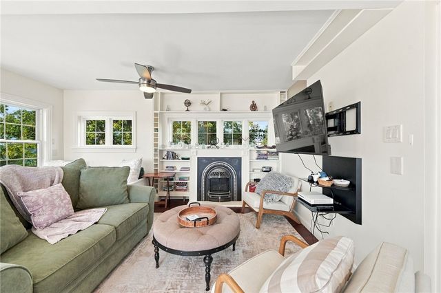 13 Harding Avenue, East Providence, RI 02915