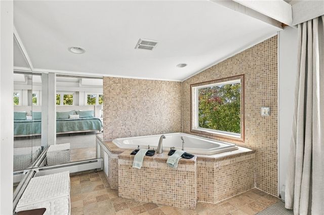 13 Harding Avenue, East Providence, RI 02915