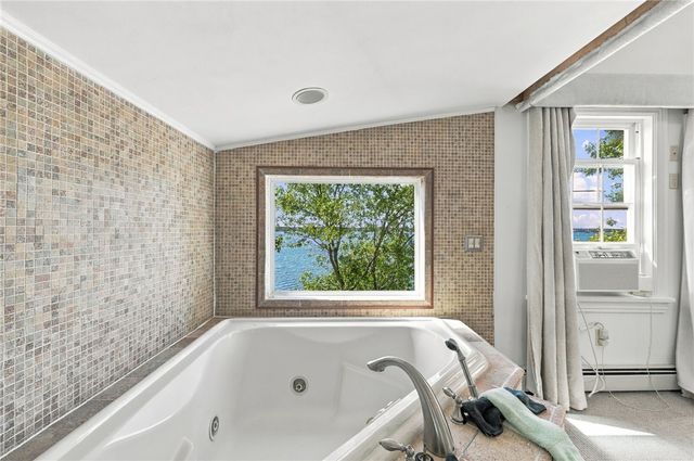 13 Harding Avenue, East Providence, RI 02915