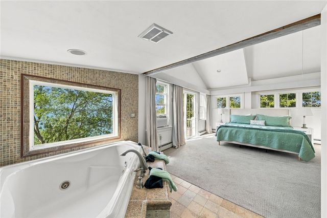 13 Harding Avenue, East Providence, RI 02915