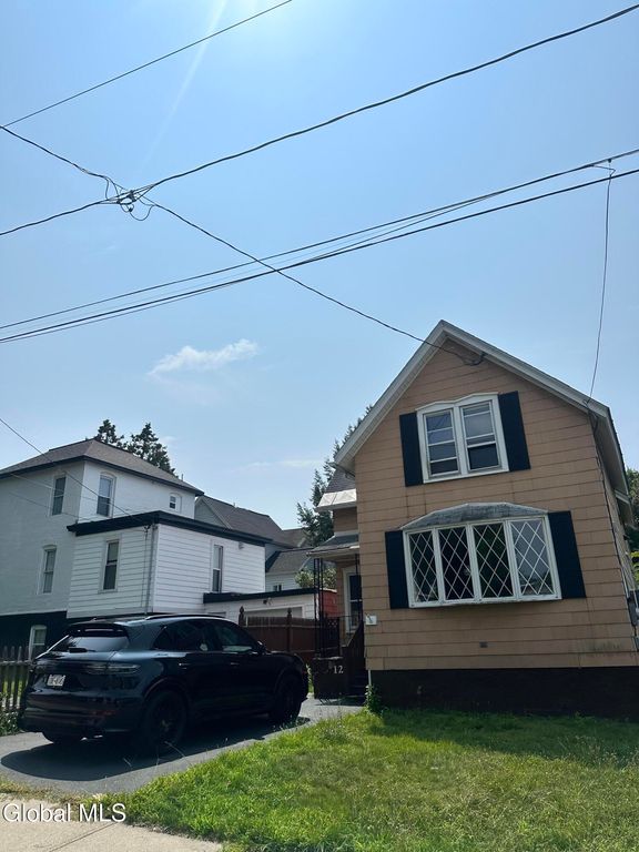12 Chestnut Street, Rensselaer, NY 12144
