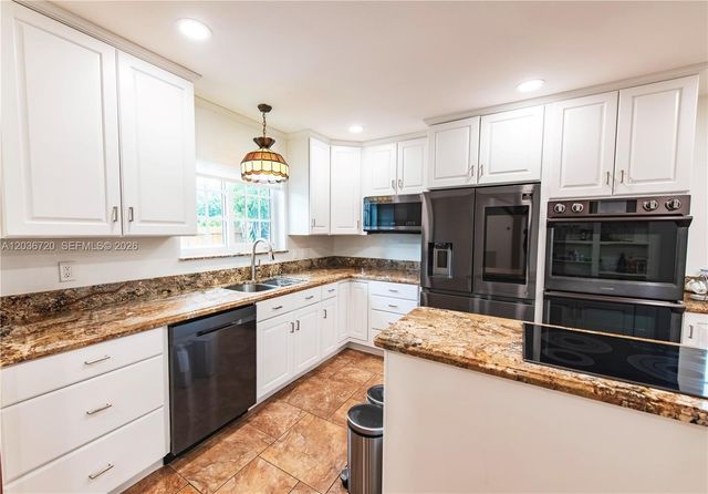 16571 Lake Tree Drive, Weston, FL 33326