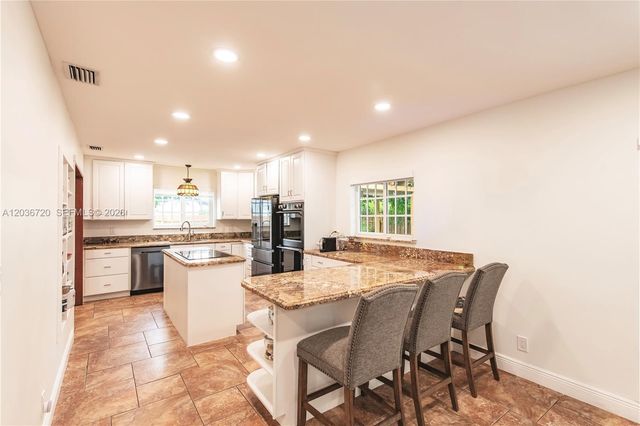 16571 Lake Tree Drive, Weston, FL 33326