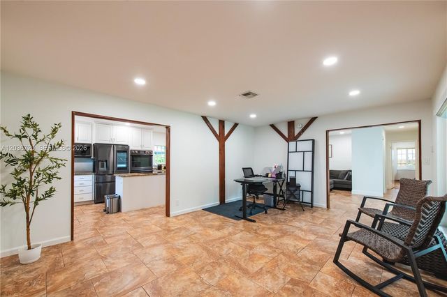 16571 Lake Tree Drive, Weston, FL 33326