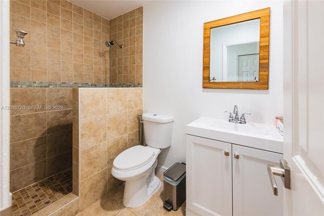 16571 Lake Tree Drive, Weston, FL 33326