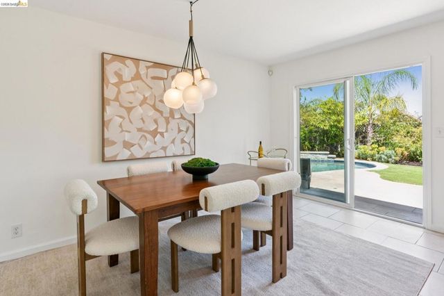 133 Aster Ct, Hercules, CA 94547