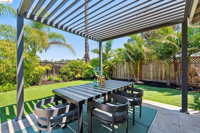 133 Aster Ct, Hercules, CA 94547