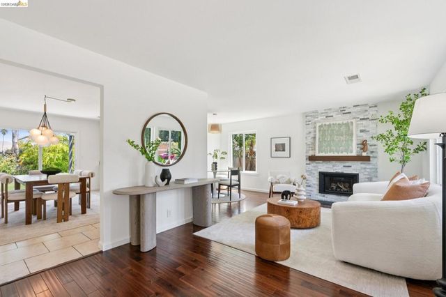 133 Aster Ct, Hercules, CA 94547