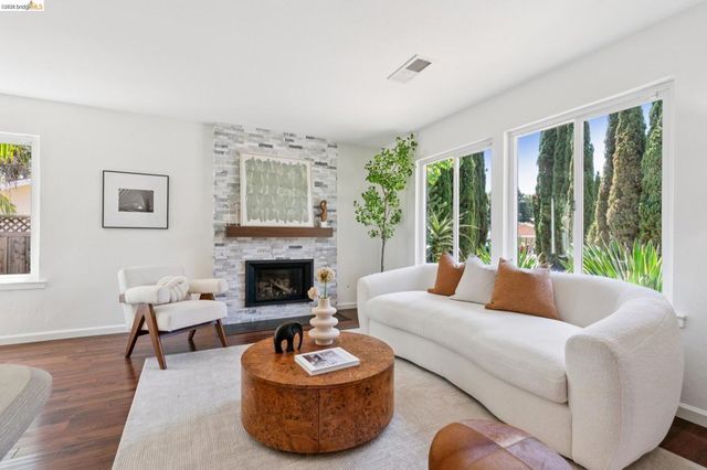 133 Aster Ct, Hercules, CA 94547