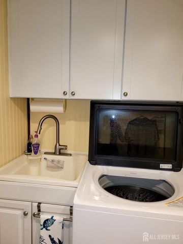 62 Pinho Avenue, Carteret, NJ 07008