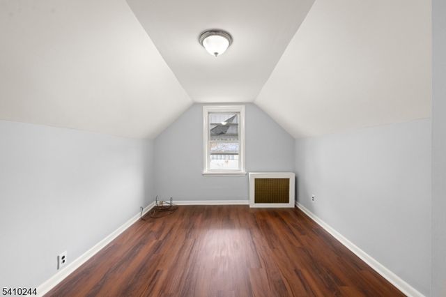 16 Loretta St, Clifton City, NJ 07011