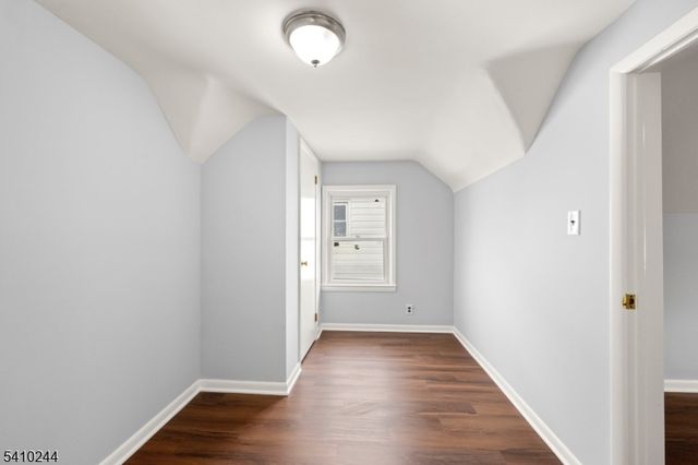 16 Loretta St, Clifton City, NJ 07011